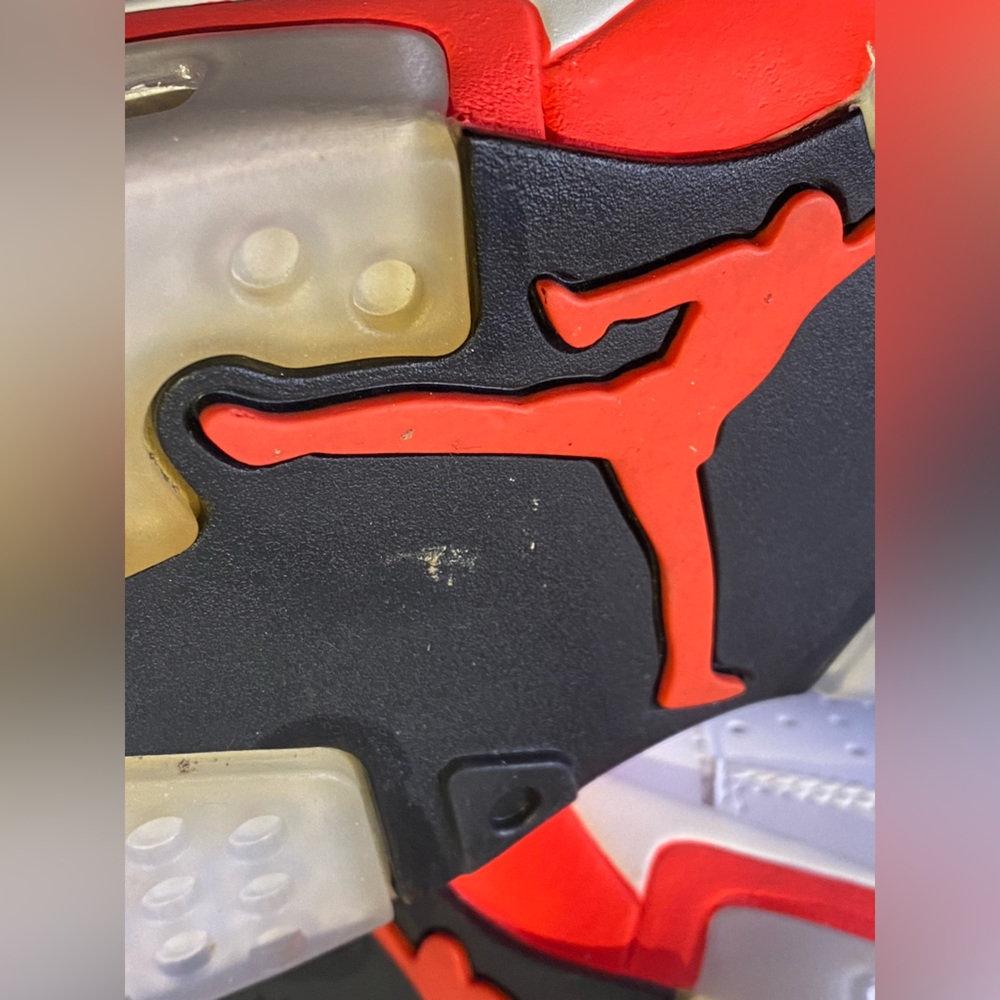 Air Jordan 6 Retro - Picture 8 of 15